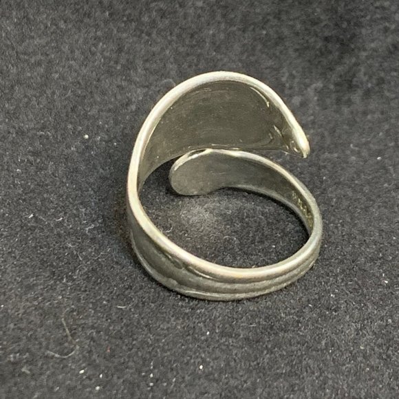 Vintage Wm A Rogers Silver Plated Adjustable Spoon Ring (R203) - Picture 4 of 5
